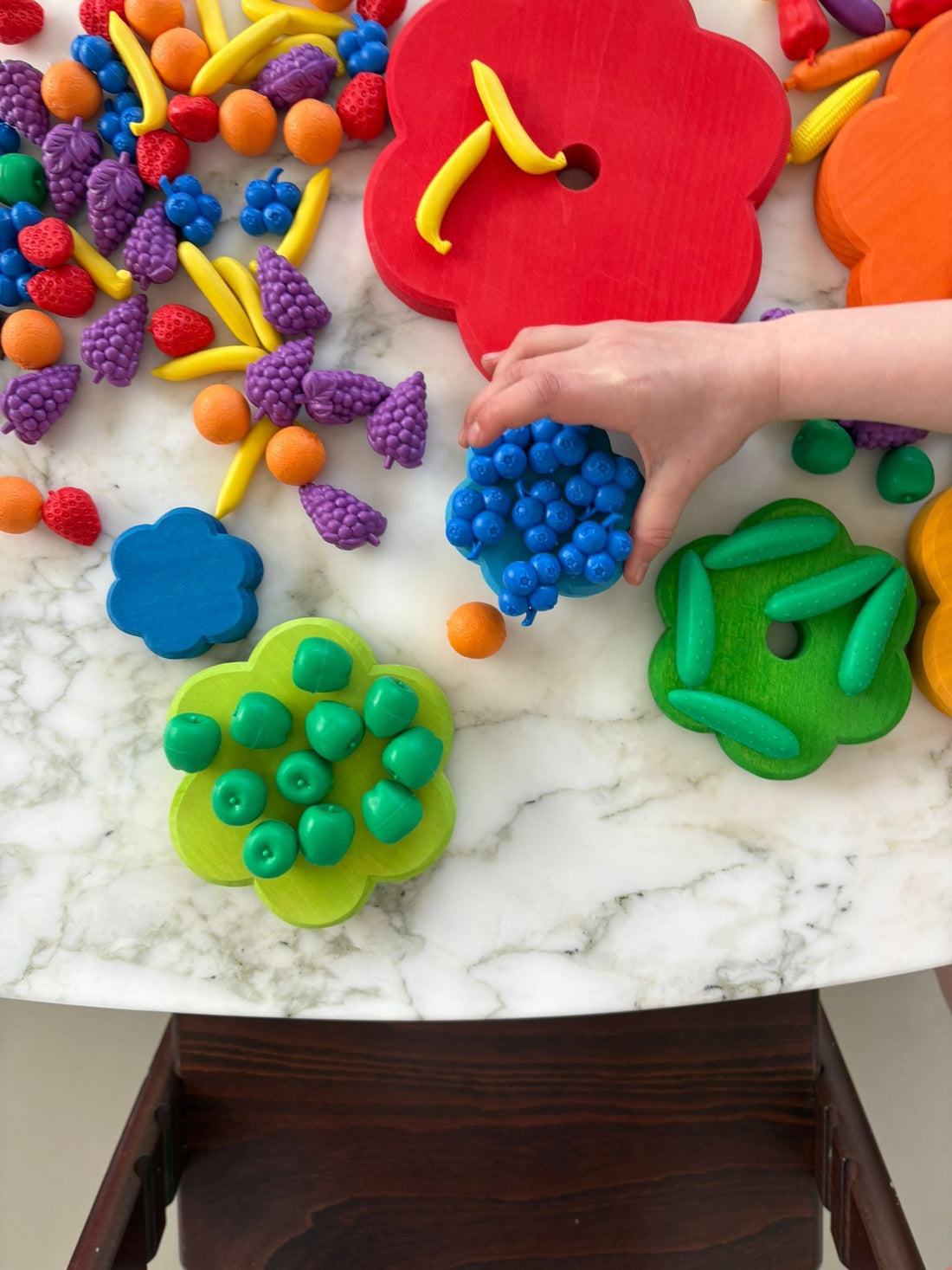 Spelenderwijs eten ontdekken met ARFID: de regenboog op het bord 🌈