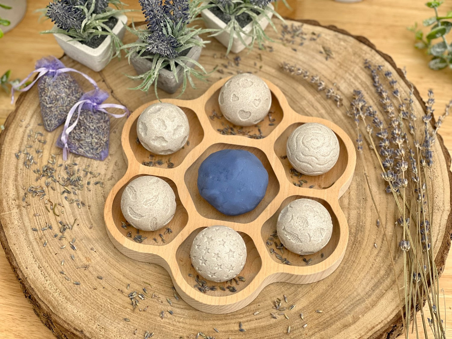 Yellow Door 6 roll around sensorische ballen rust