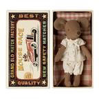 Maileg muis grote zus met bloemetjespyjama in doos