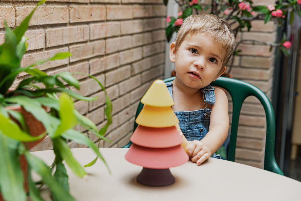 Little L Stapeltoren Dennenboom Levendige Kleuren