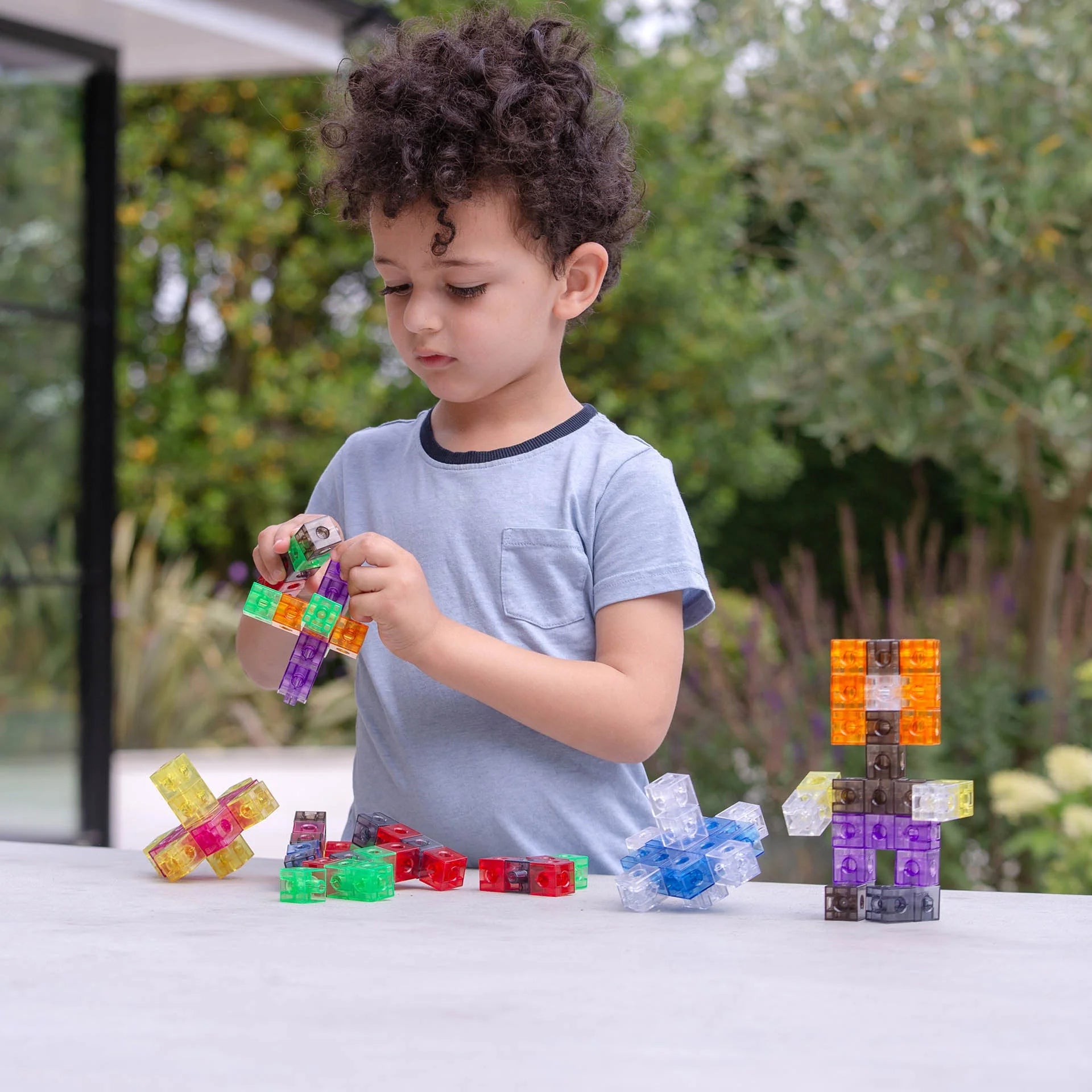 Translucent Colour Linking Cubes