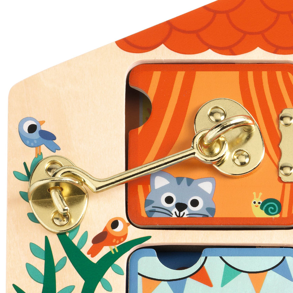 Djeco houten grendelbord Cabanalock