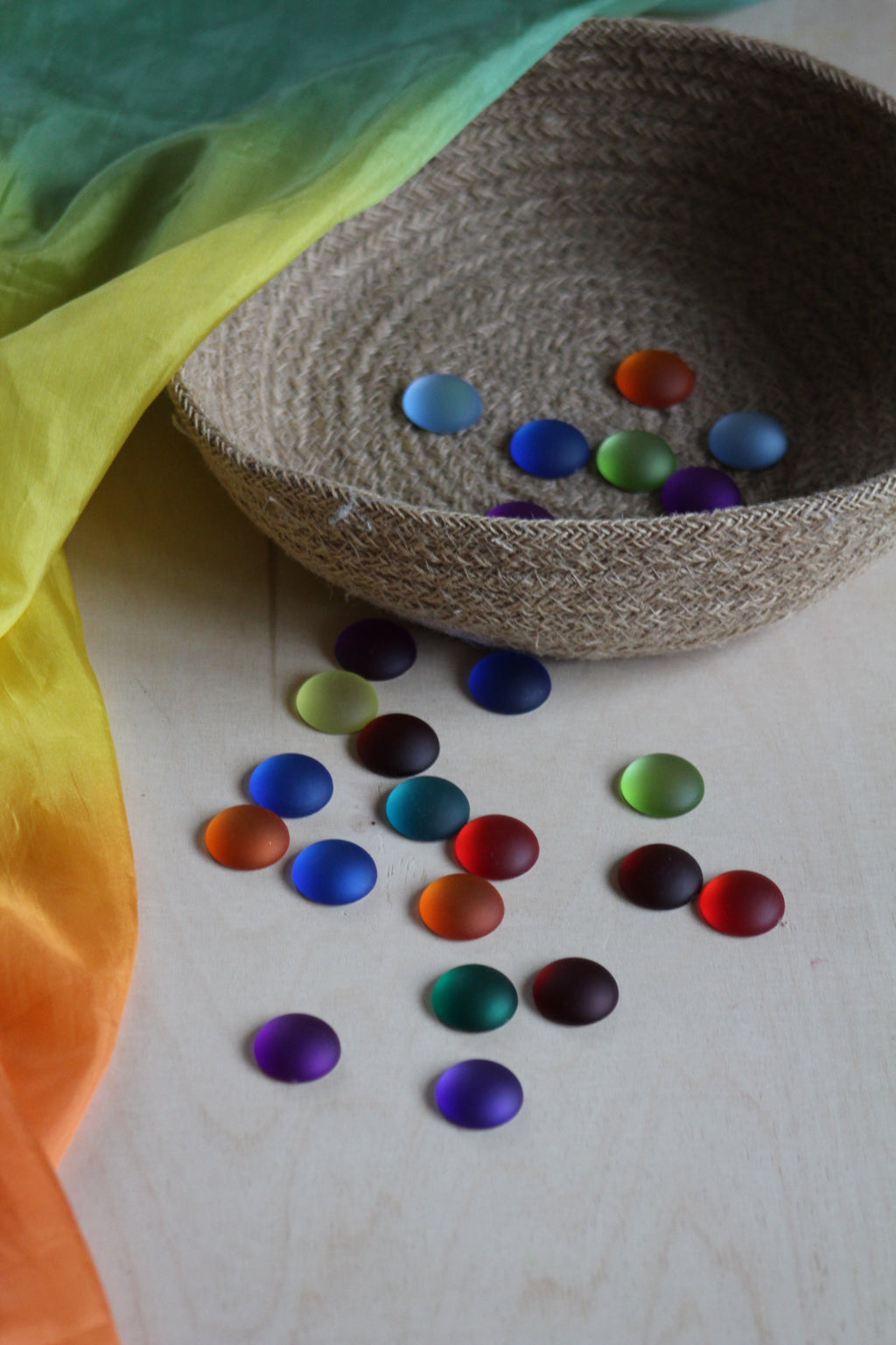 Matte sparkle stones 60 pieces in 12 colours · frosted