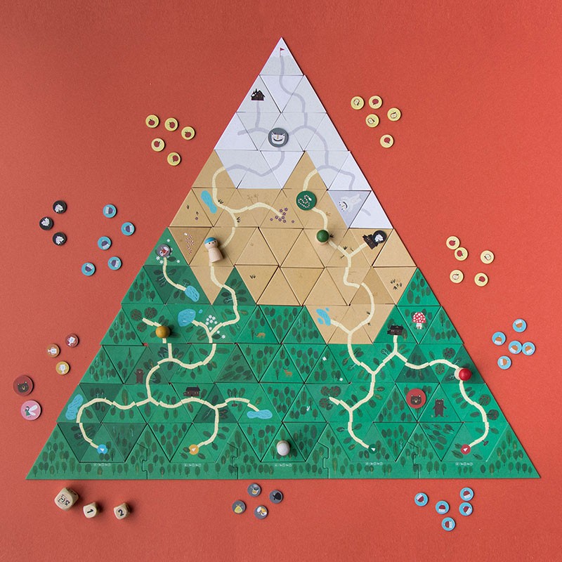 Family Game climb the mountain