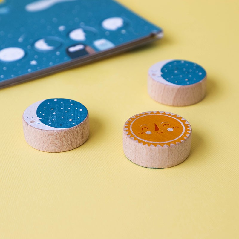 Family game - sun and moon tic tac toe