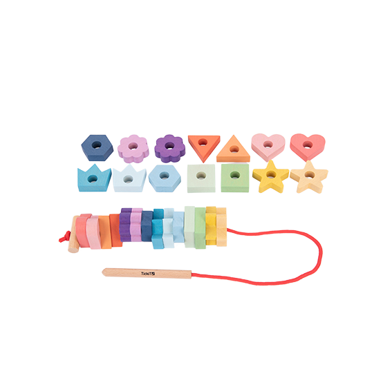 Houten vormen om te rijgen in regenboogkleuren