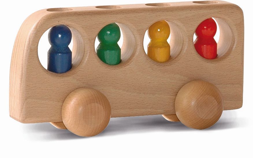 Natuurlijke bus met 4 figuren