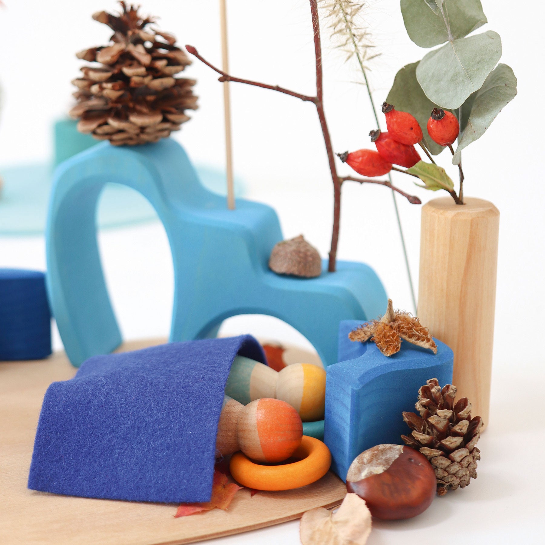 Grimm`s kleine speelwereld aan het water