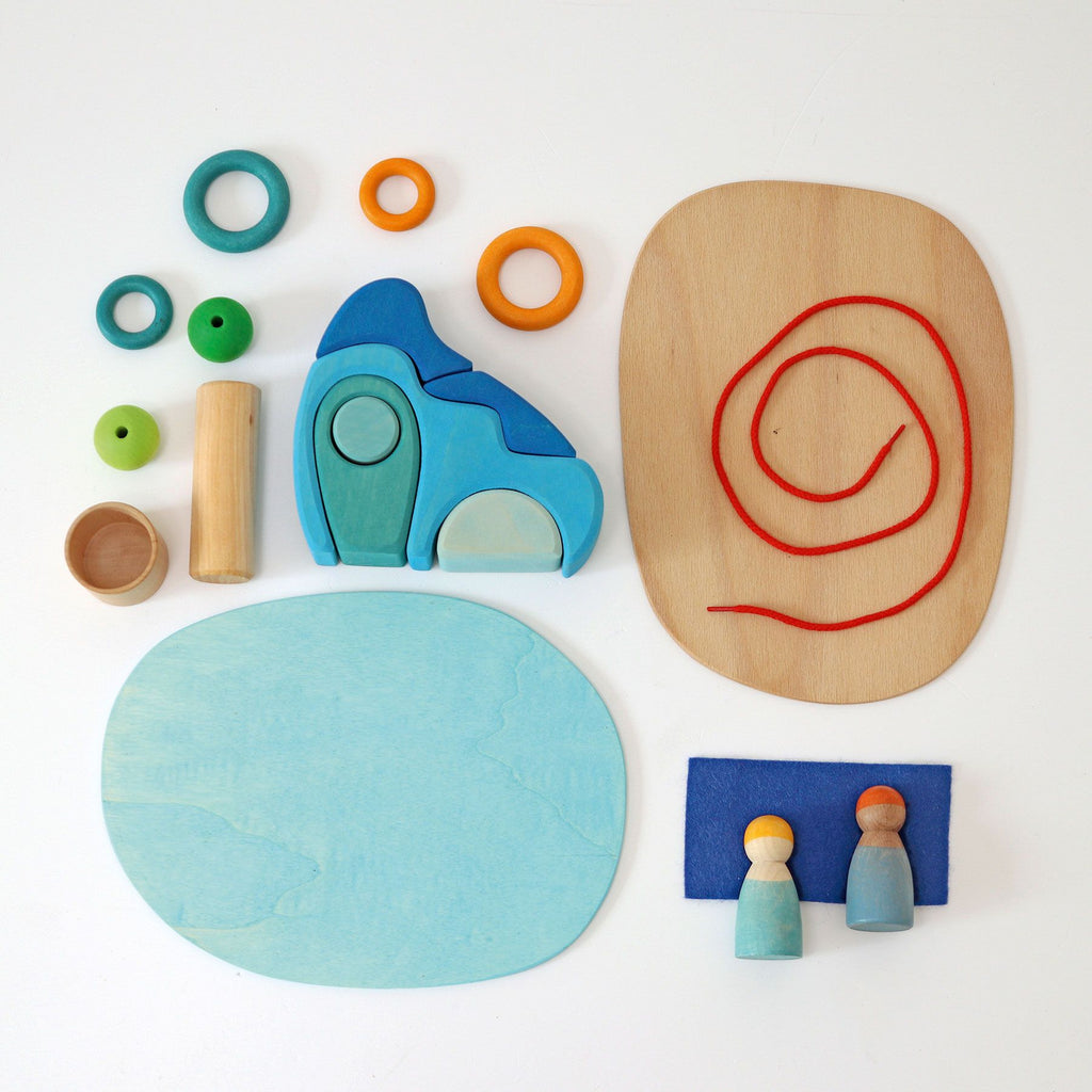 Grimm`s kleine speelwereld aan het water