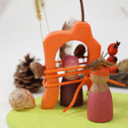 Grimm`s kleine speelwereld in het bloemenveld