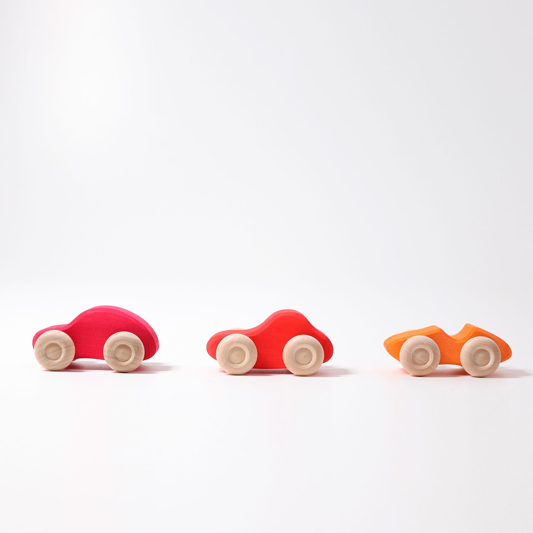 Grimm`s 6 houten auto`s in regenboogkleuren