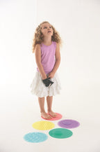kinderen spelen met silishapes sensorische cirkels