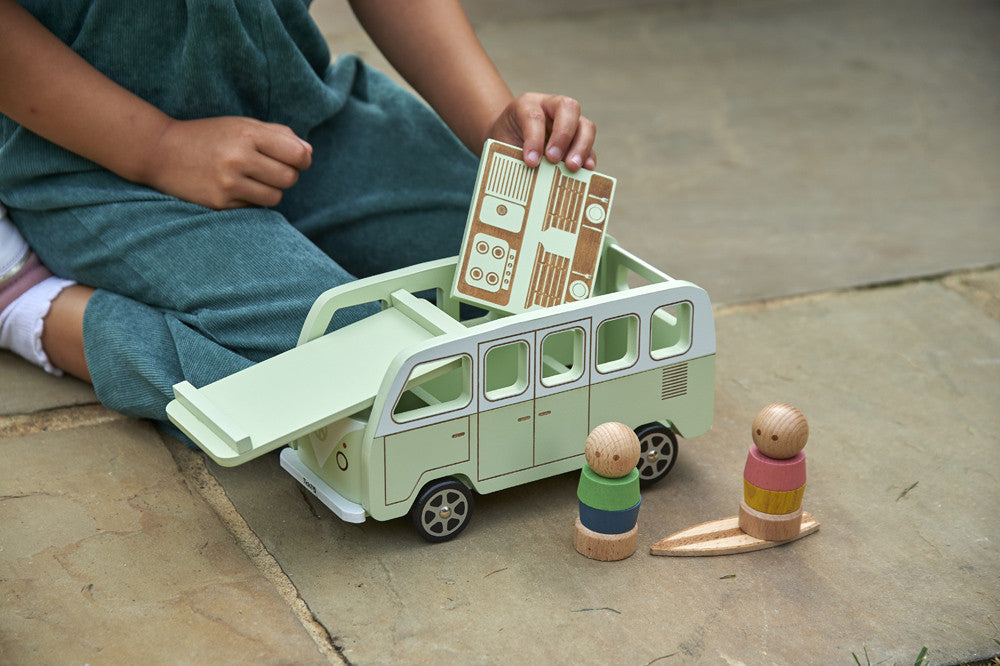 Tickit houten camper van met 2 figuren