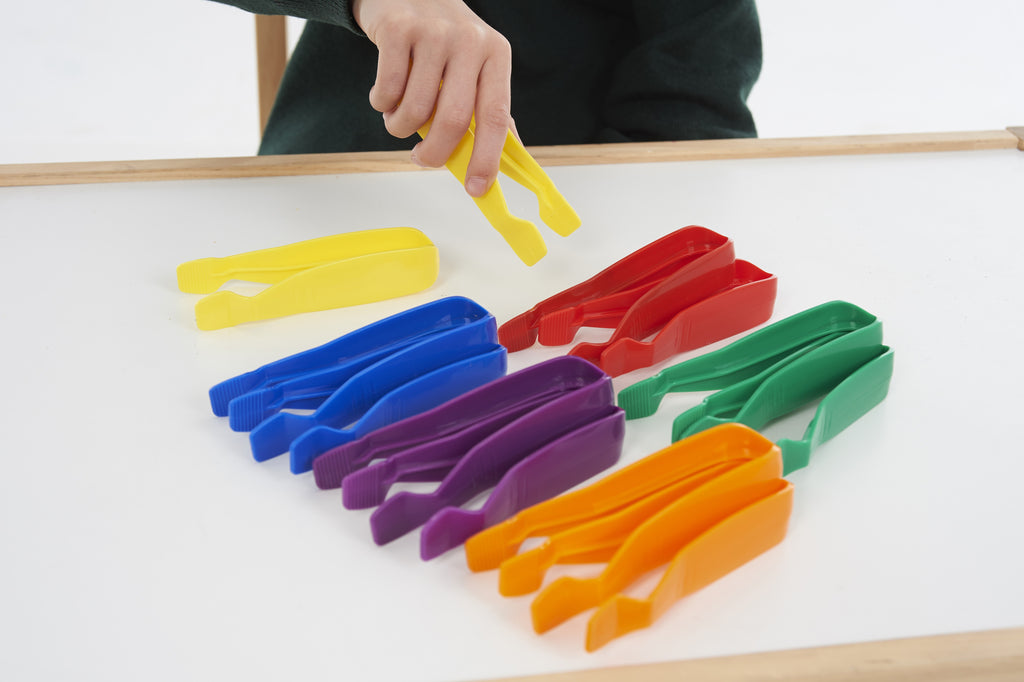 12 jumbo tweezers of pincetten in verschillende kleuren