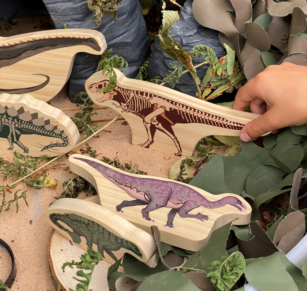 Yellow Door speelset met 8 houten dinosaurussen