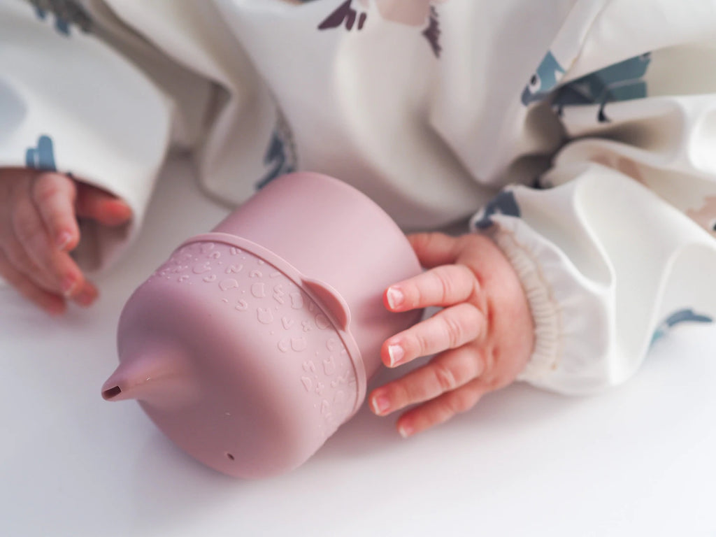 We Might Be Tiny drinktuit en rietje dusty rose