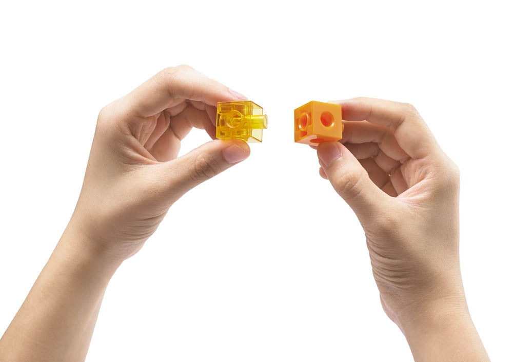 Translucent Linking Cubes – The Mini Story